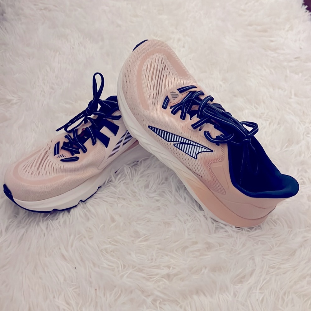 Altra Provision 6